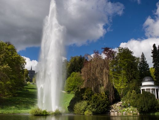 Blick auf die Fontäne im Bergpark